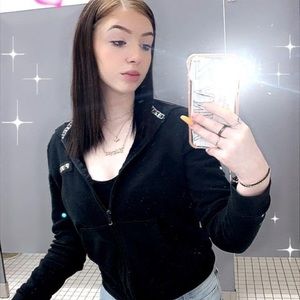 Meet your Posher, Zandra